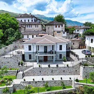 Appartement Castlefront, Gjirokastër