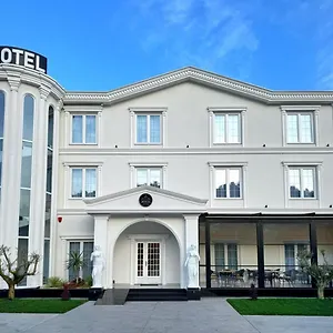 4* Hotell Reign