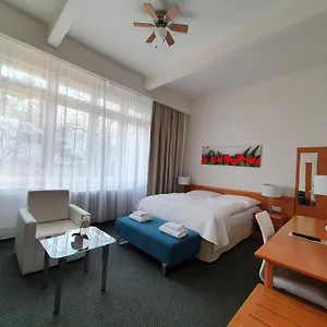 Jana - Domov Mladeze 2* Prag